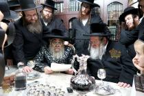 🌴בצל הקודש🌴
רבינו שליט"א אויף א באזוך ביי הגאון רב