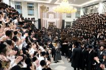 🌴בצל הקודש🌴
רבינו שליט"א ביים הכנסת ספר תורה בהיכל