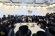 🌴בצל הקודש🌴
רבינו שליט"א אויף א באזוך ביי גיסו האד