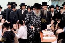 🌴בצל הקודש 🌴
רבינו שליט"א ביים זיך אומקוקן אויף די