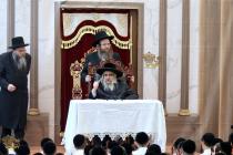 🌴בצל הקודש 🌴
רבינו שליט"א ביים מסיבת לחיים נאך תפי