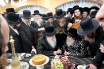 🌴בצל הקודש🌴
רבינו שליט"א אויף א באזוך ביי האדמו"ר 