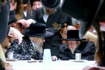 🌴בצל הקודש🌴
רבינו שליט"א אויף א באזוך ביי האדמו"ר 