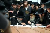 🌴בצל הקודש🌴
רבינו שליט"א אויף א באזוך ביי האדמו"ר 