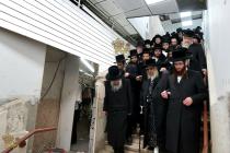 🌴בצל הקודש🌴
רבינו שליט"א אויף א באזוך ביי האדמו"ר 