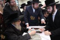 🌴בצל הקודש 🌴
רבינו שליט"א ביים פארטיילן מטבעות ביי