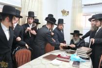 🌴בצל הקודש🌴
רבינו שליט"א ביים פארטיילן ספרו לב אהר