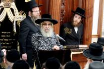 🌴בצל הקודש🌴
רבינו שליט"א ביים משמיע זיין א שיעור ד