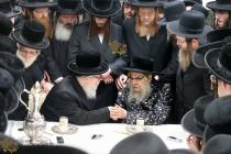 🌴בצל הקודש🌴
רבינו שליט"א אויף א באזוך ביי האדמו"ר 