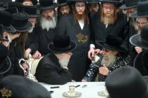 🌴בצל הקודש🌴
רבינו שליט"א אויף א באזוך ביי האדמו"ר 