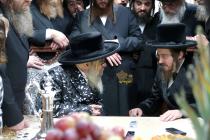 🌴בצל הקודש🌴
רבינו שליט"א אויף א באזוך ביי האדמו"ר 