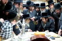 🌴בצל הקודש🌴
רבינו שליט"א אויף א באזוך ביי האדמו"ר 