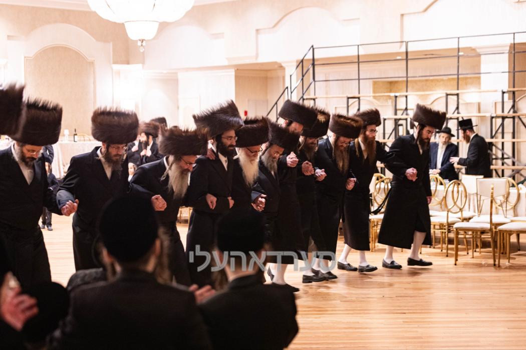 שמחת החתונה לנין כ''ק מרן אדמו''ר שליט''א הכלה בת 