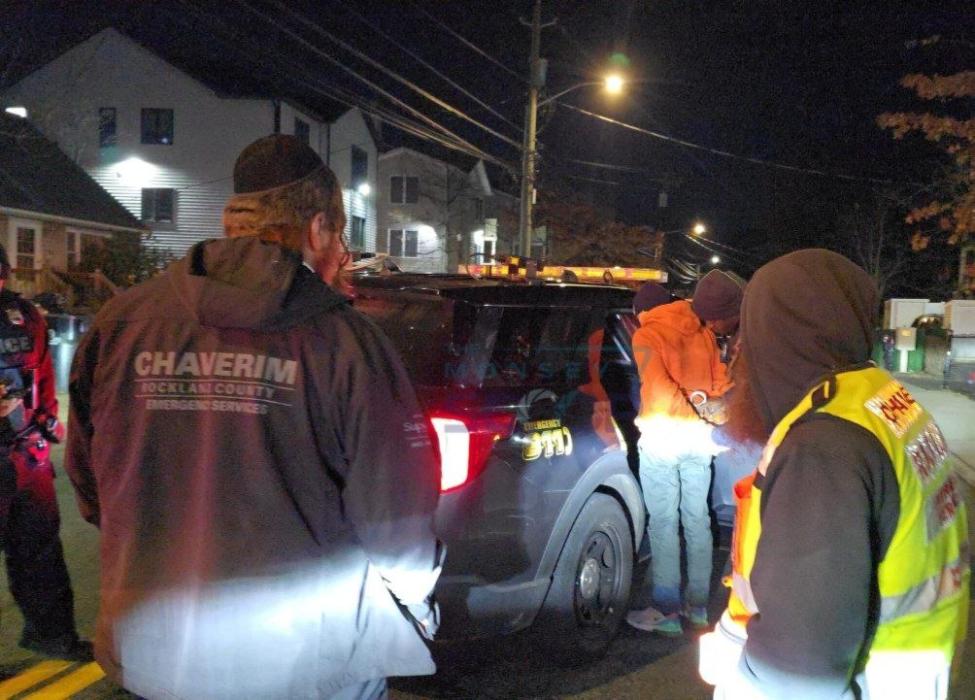 חברים וואלונטירן אין ספרינג וואלי האבן אפגעשטעלט א