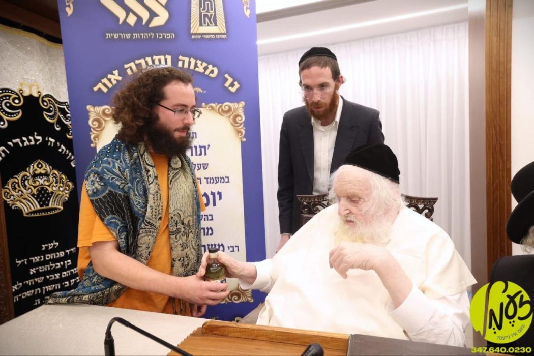 ירושלים - פוסק הדור הגאון רבי משה שטערנבוך שליט"א 