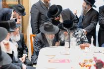 בזמן שהצדיק בעיר 

בילדער גאלערי פון די באזוך פון 