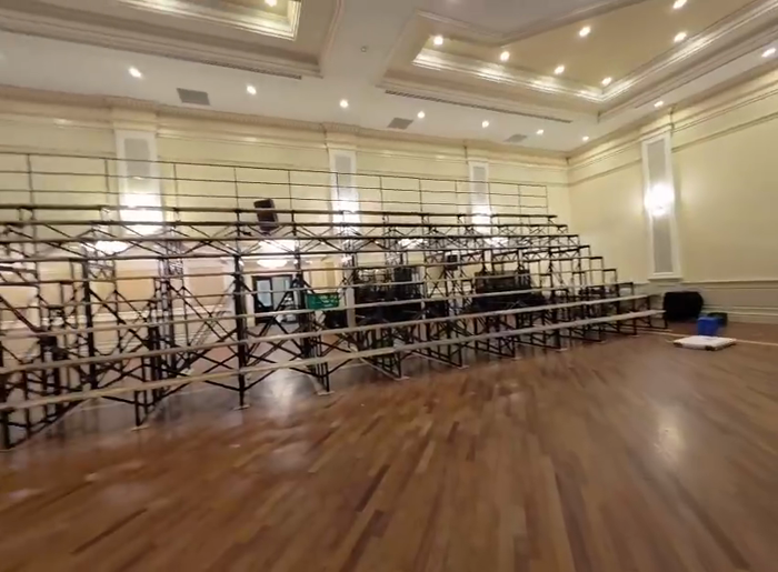 העפטיגע ציגרייטונגען אין עטרת חי שרה אין מאנסי צום