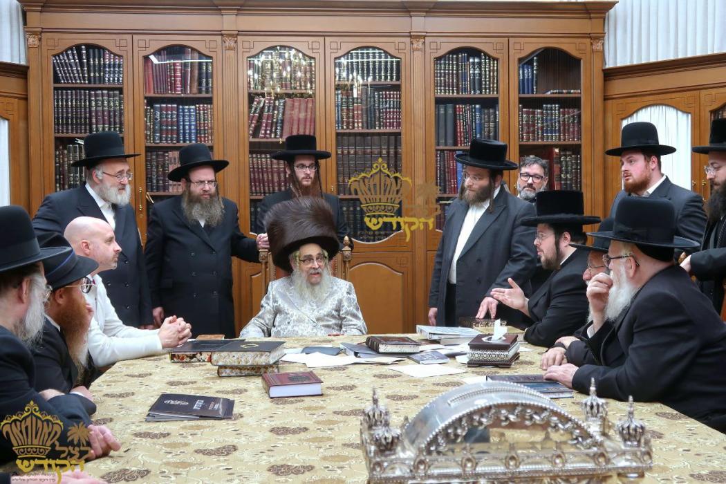 🌴בצל הקודש🌴 
הויכראנגיגע באאמטע פון די תפיסות איבע