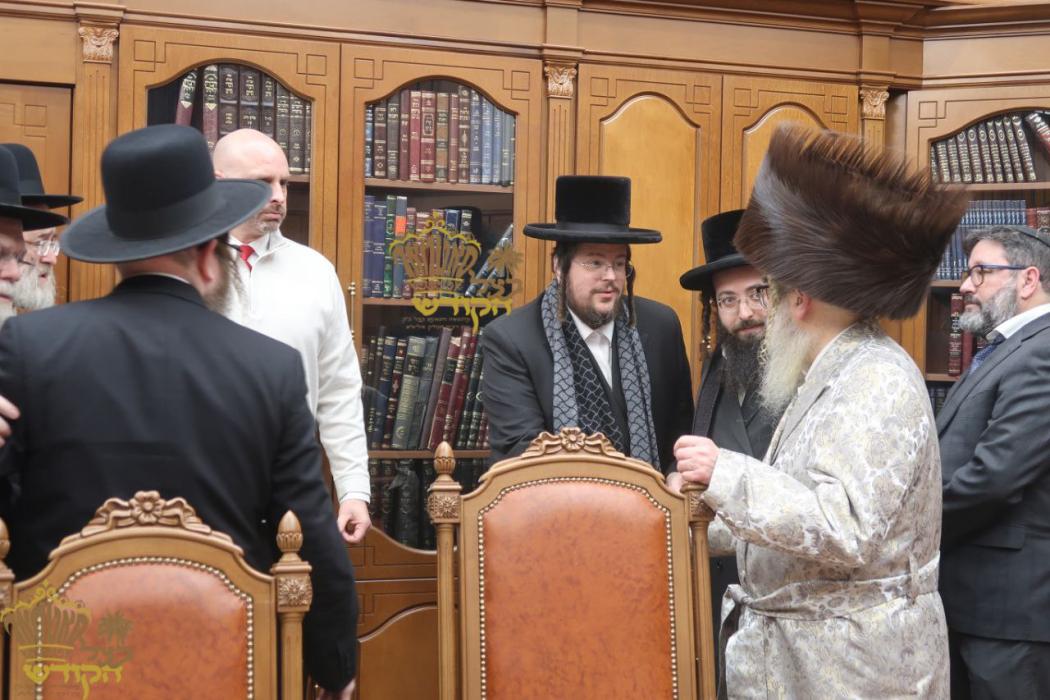 🌴בצל הקודש🌴 
הויכראנגיגע באאמטע פון די תפיסות איבע