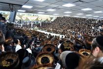 🌴בצל הקודש🌴
רבינו שליט''א ביים צענטראלן שמחת השבע 