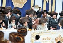 🌴בצל הקודש🌴
רבינו שליט''א ביים צענטראלן שמחת השבע 