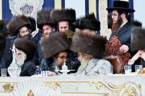 🌴בצל הקודש🌴
רבינו שליט''א ביים צענטראלן שמחת השבע 