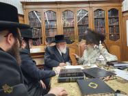 🌴בצל הקודש🌴 
הגה"צ רבי מתתי' דייטש שליט"א - גאב"ד 