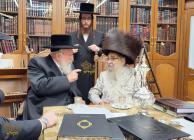 🌴בצל הקודש🌴 
הגה"צ רבי מתתי' דייטש שליט"א - גאב"ד 