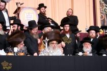 🌴בצל הקודש🌴 
רבינו שליט''א ביים משמיע זיין די צענט