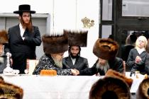 🌴בצל הקודש🌴
רבינו שליט''א ביים שמחת השבע ברכות אין