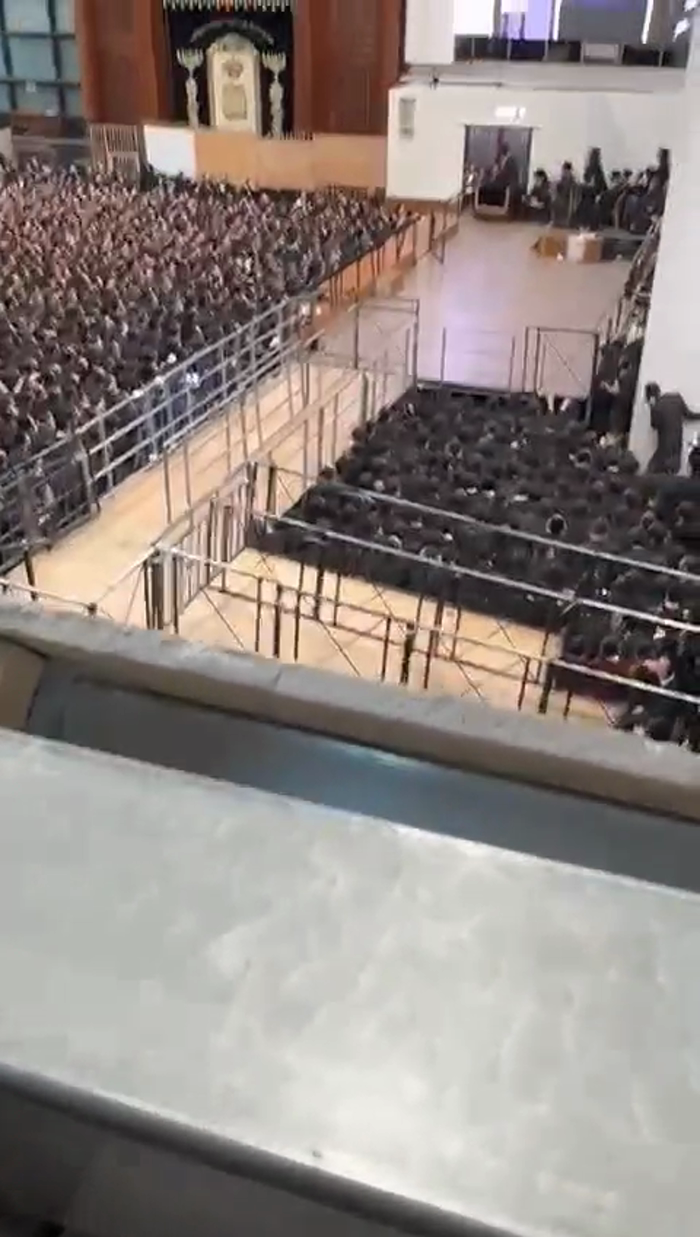 ירושלים - די פערטע ליכטל חנוכה אין חצה"ק גור.