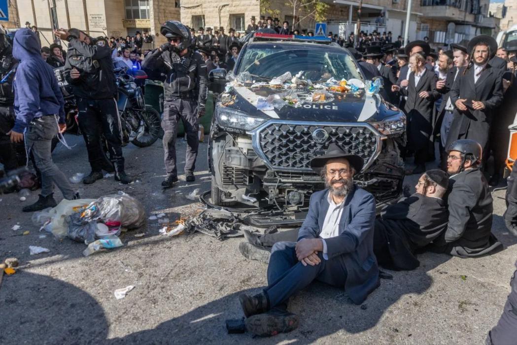 א פאליציי אויטא ווערט געזען געשעדיגט אין קאנפראנטא