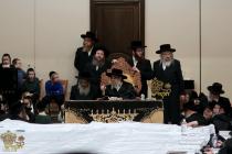 🌴בצל הקודש🌴
רבינו שליט"א בײ הדלקת נר חנוכה בבית מד