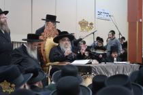 🌴בצל הקודש🌴
רבינו שליט"א בײ הדלקת נר חנוכה בבית מד