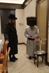 🌴בצל הקודש🌴
רבינו שליט"א ביי הדלקת נר חנוכה עש"ק ב