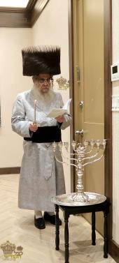 🌴בצל הקודש🌴
רבינו שליט"א ביי הדלקת נר חנוכה עש"ק ב