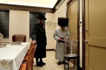 🌴בצל הקודש🌴
רבינו שליט"א ביי הדלקת נר חנוכה עש"ק ב