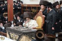 🌴בצל הקודש🌴
רבינו שליט"א בײ הדלקת נר חנוכה מוצ''ש 