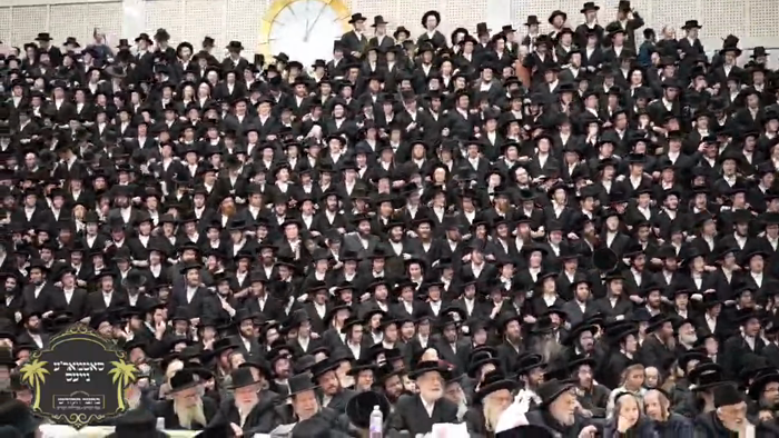 ערשטע בילדער: 
פייערדיגע ריקודין ביים מעמד מרומם ב