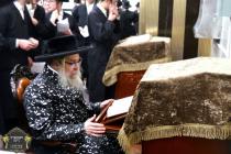 כ''ק רבינו הגה''ק שליט"א ביים שלחן הטהור לכבוד זאת