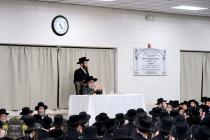 כ''ק רבינו הגה''ק שליט"א ביים שלחן הטהור לכבוד זאת