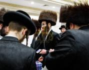 אנשי שלומינו ביים זיך אנשליסן אלץ "איחוד מעמבער"
ב