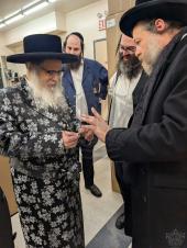 היינט ביי די וועכנטליכע השגחה באזוך אין די מצה בעק