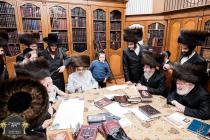 כ''ק רבינו הגה''ק שליט''א ביי התחלת כתיבת ספר תורה