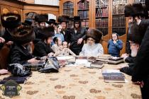 כ''ק רבינו הגה''ק שליט''א ביי התחלת כתיבת ספר תורה