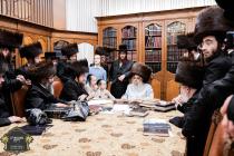 כ''ק רבינו הגה''ק שליט''א ביי התחלת כתיבת ספר תורה