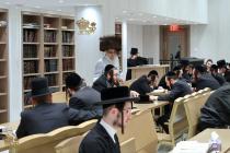 🌴בצל הקודש🌴 
רבינו שליט"א ביים זיך אומקוקן אויף די