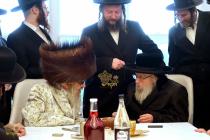 🌴בצל הקודש🌴 
רבינו שליט''א אויף א ביקור גומלין ביי