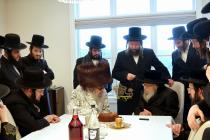 🌴בצל הקודש🌴 
רבינו שליט''א אויף א ביקור גומלין ביי