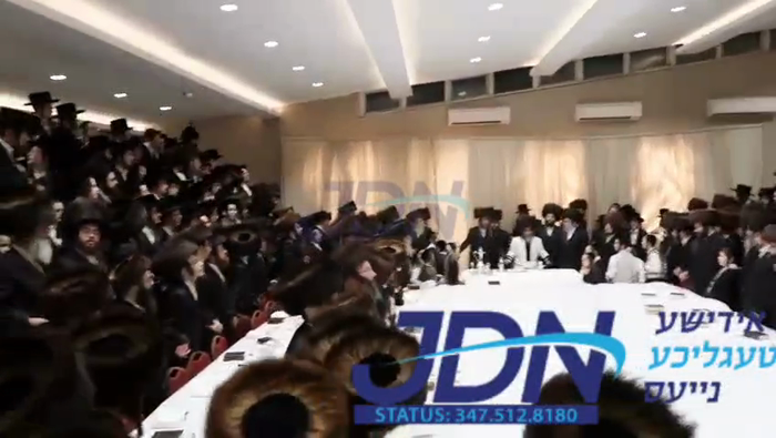 האדמו"ר מקרעטשניף סיגעט מוצ"ש אין לאנדאן.